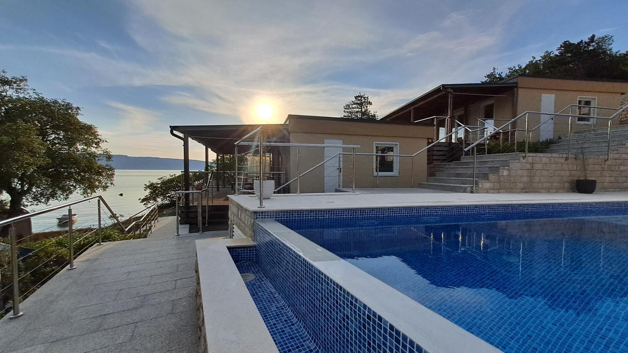 Hotel Boora Glamp Experience & Heated Infinity Pool Senj  Esterno foto