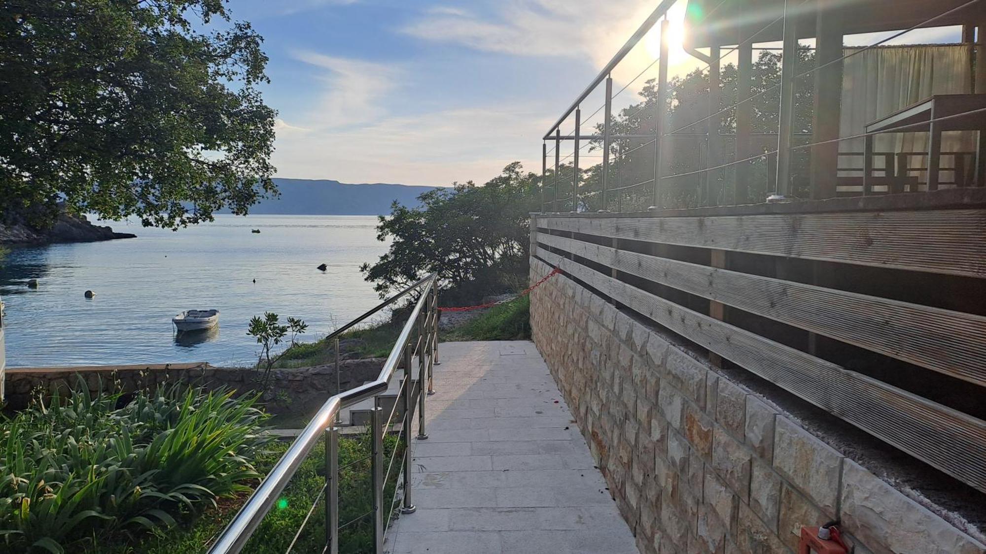 Hotel Boora Glamp Experience & Heated Infinity Pool Senj  Esterno foto