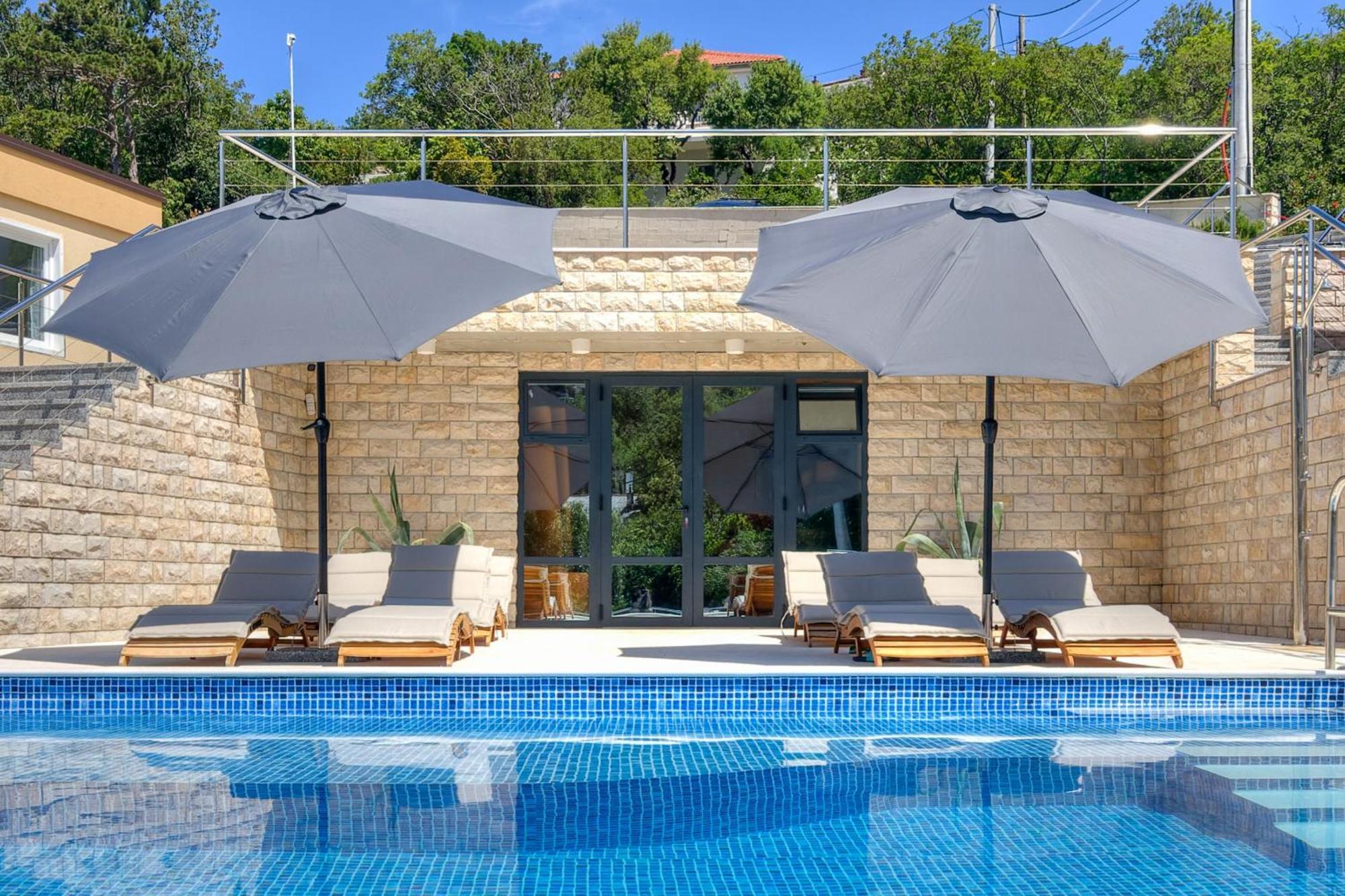 Hotel Boora Glamp Experience & Heated Infinity Pool Senj  Esterno foto