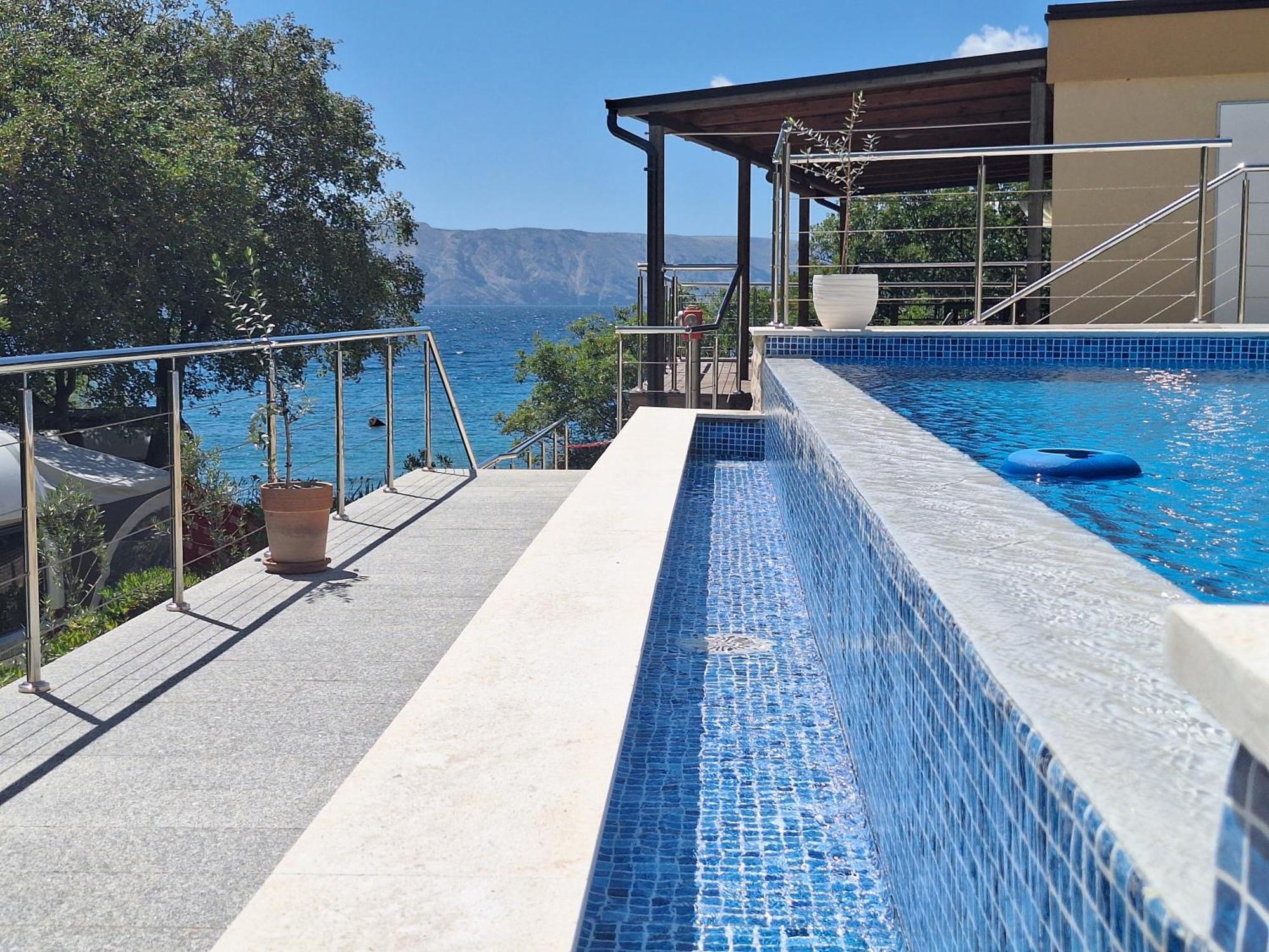 Hotel Boora Glamp Experience & Heated Infinity Pool Senj  Esterno foto